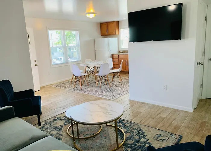 Apartment Blue Diamond 26th St Unit 4 *